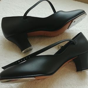 BRAND NEW, Capezio, 7 1/2 M, Black, 2" High Heel, Tap Shoes, Gen Leather Sole
